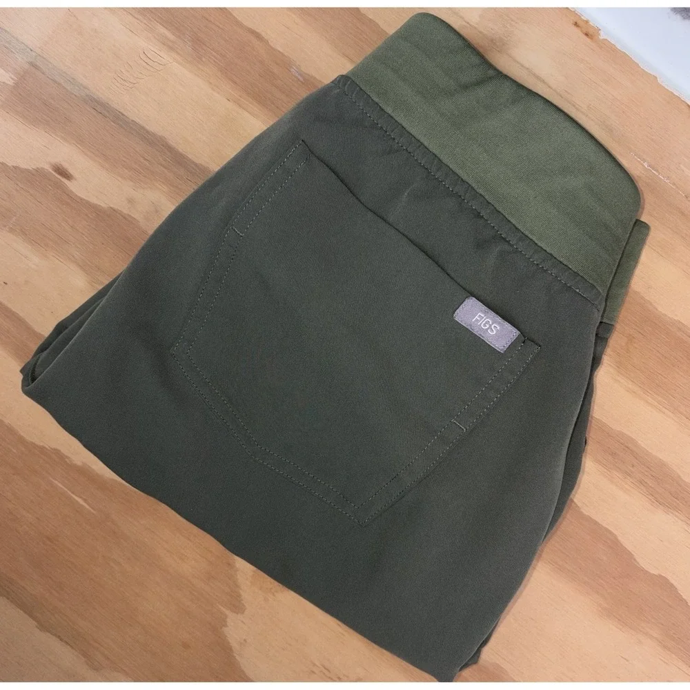FIGS Technical Collection Kade Cargo Scrub Pants Womens XS Army Green
